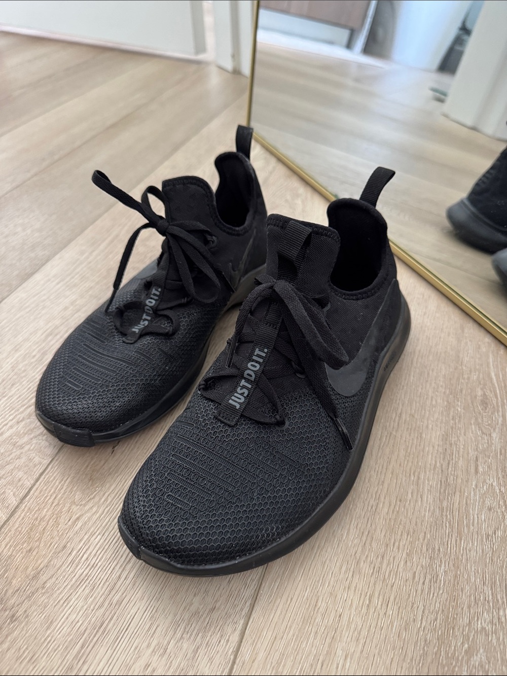 Nike Women's Black Lightweight Training Sneakers - Picture 5 of 8